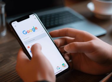 Google política de verificación de anunciantes